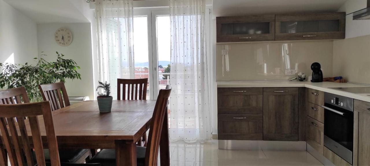 Lux Apartments Водице Экстерьер фото